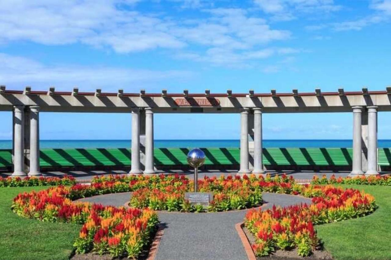 Hotel Sea Breeze à Napier Extérieur photo