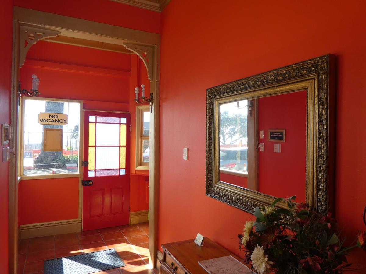 Hotel Sea Breeze à Napier Extérieur photo